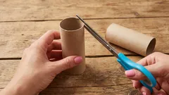 Vain muutama viilto – ja WC-paperirullasta tulee hyödyllinen apuri