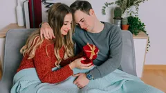 Miten onnitella poikkeuksellisesti 14. helmikuuta: kiinnostavia ideoita ystävänpäiväksi