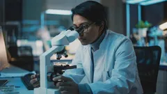 Pieni maailma: kuka keksi ensimmäisen mikroskoopin ja milloin?