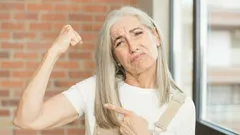 Liikunta vastaan ikä: 53-vuotias nainen paljastaa kiinteiden käsivarsien salaisuuden