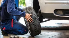 Voiko autoon asentaa kahden eri merkin renkaat: asiantuntijoiden vastaus