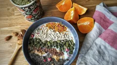 Mitä hyödyllistä lisätä kaurapuuroon: ravitsemusterapeutti nimesi 12 täyttävää ja herkullista vaihtoehtoa