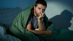 Vaikea nukahtaa? Yksi niksi auttaa lopettamaan ajattelun ja nukahtamaan nopeammin