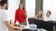 Etkö pidä vieraiden kutsumisesta? Psykologit selittävät, mitä se voi tarkoittaa