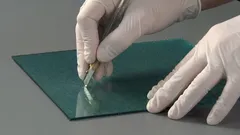 Miten leikata lasi siististi yhdellä kertaa: keino ilman kalliita työkaluja ja lohkeamia