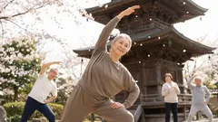 Kuinka pysyä kunnossa ikääntyessä: valmentajat esittelivät harjoituksia oikeanlaiseen ikääntymiseen