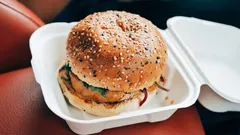 Aamiainen vai illallinen: kumpi kannattaa jättää väliin, jos haluaa laihtua?